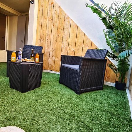 T2 Chambre Miroir Jardin Et Parking Prive マルセイユ エクステリア 写真